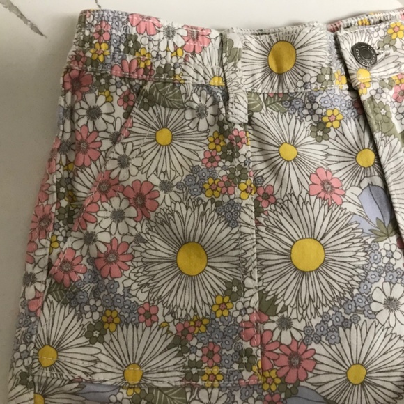 Levi’s Girls Shorts Floral Size 14 NWOT - Picture 4 of 5